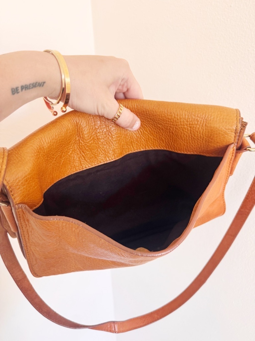 Zara Leather Shoulder Bag in Cognac Brown - Picture 4 of 7
